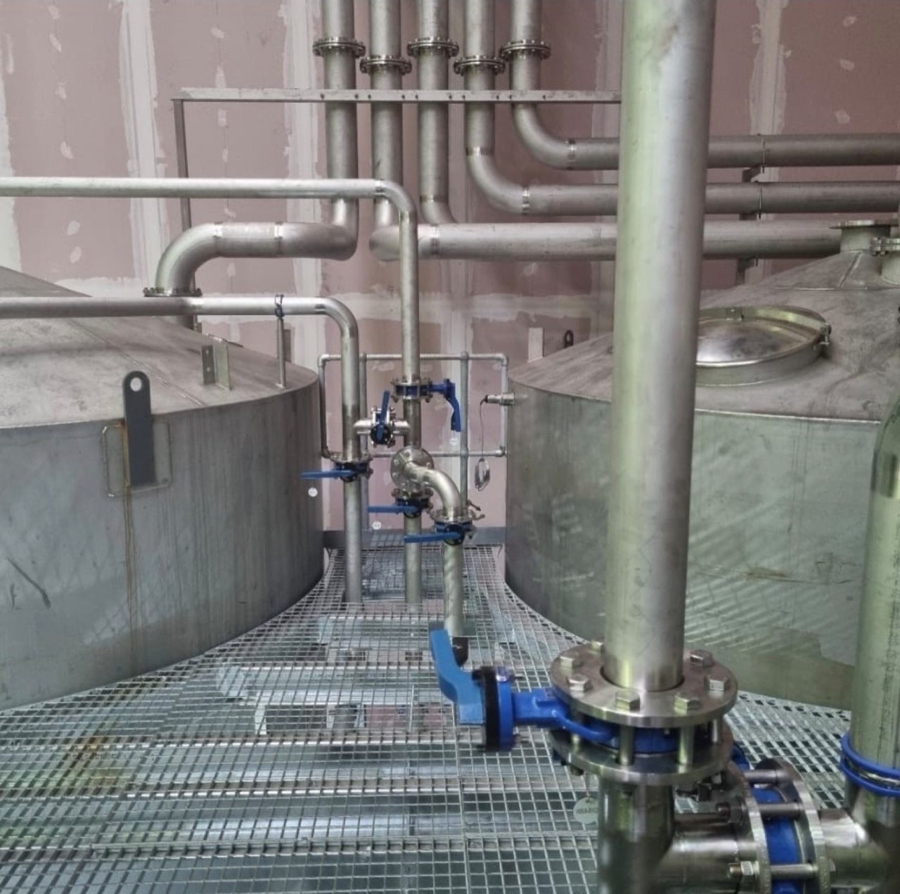 Stainless pipework and tank connections